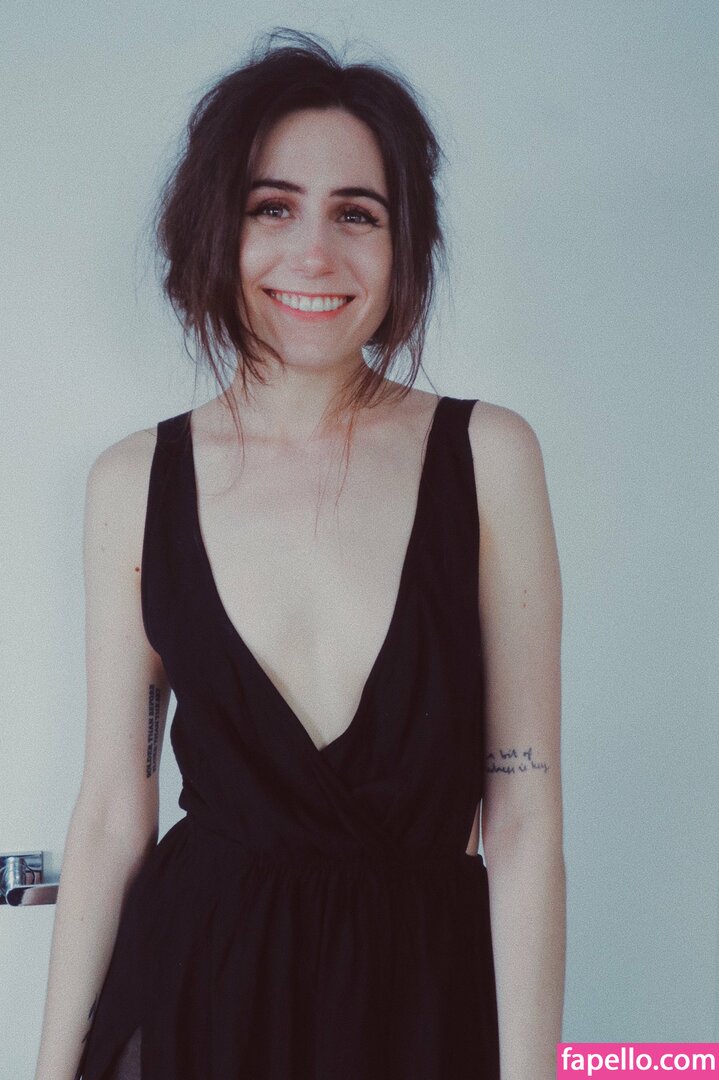 Dodie Clark leaked nude photo #0025 (Dodie Clark / doddleoddle)