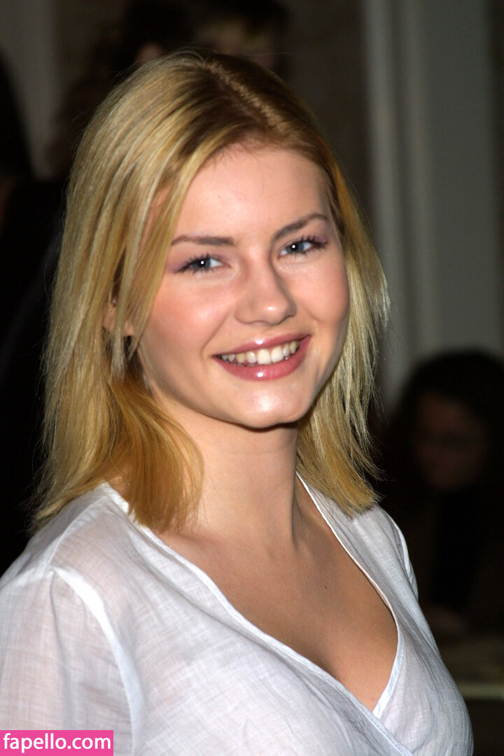 Elisha Cuthbert leaked nude photo #0104 (Elisha Cuthbert / Girl Next Door / elishaphaneuf)