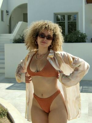 Ella Eyre nude #0086