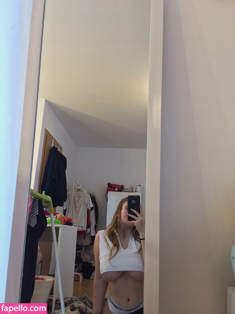 Emilia leaked nude photo #0055 (Emilia / Emmadorable / Emmia / emiliaaa)