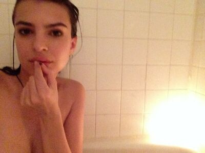 Emily Ratajkowski nude #3567