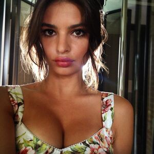 Emily Ratajkowski nude #3606