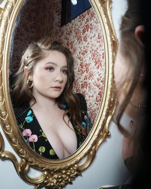 Emma Kenney nude #0016