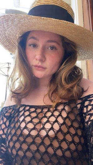 Emma Kenney nude #0031