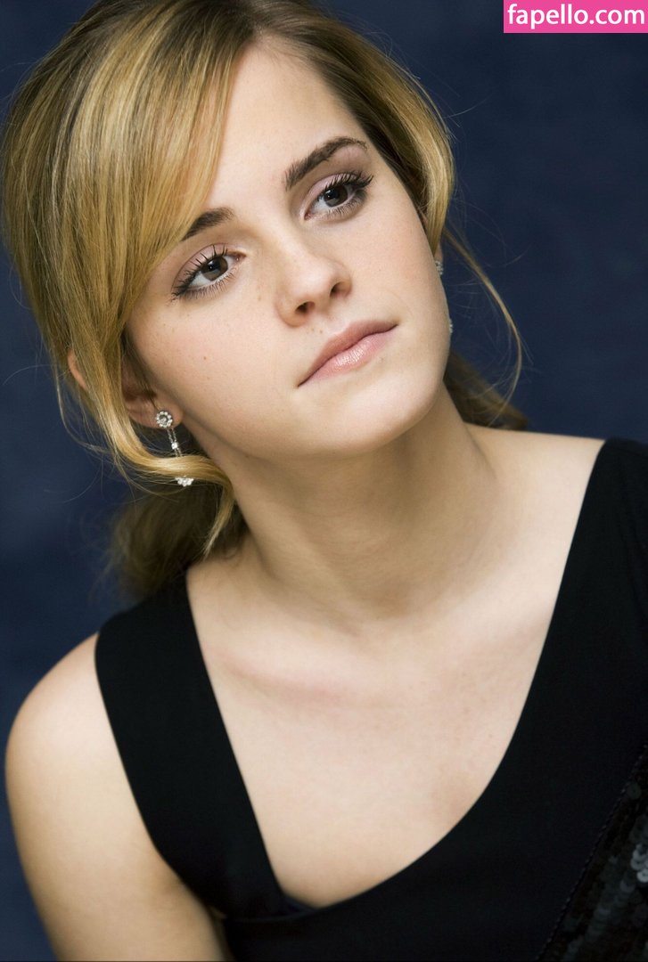 Emma Watson leaked nude photo #0308 (Emma Watson / EmmaWatson / elizarosewatson)