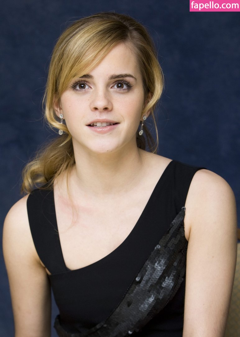 Emma Watson leaked nude photo #0323 (Emma Watson / EmmaWatson / elizarosewatson)