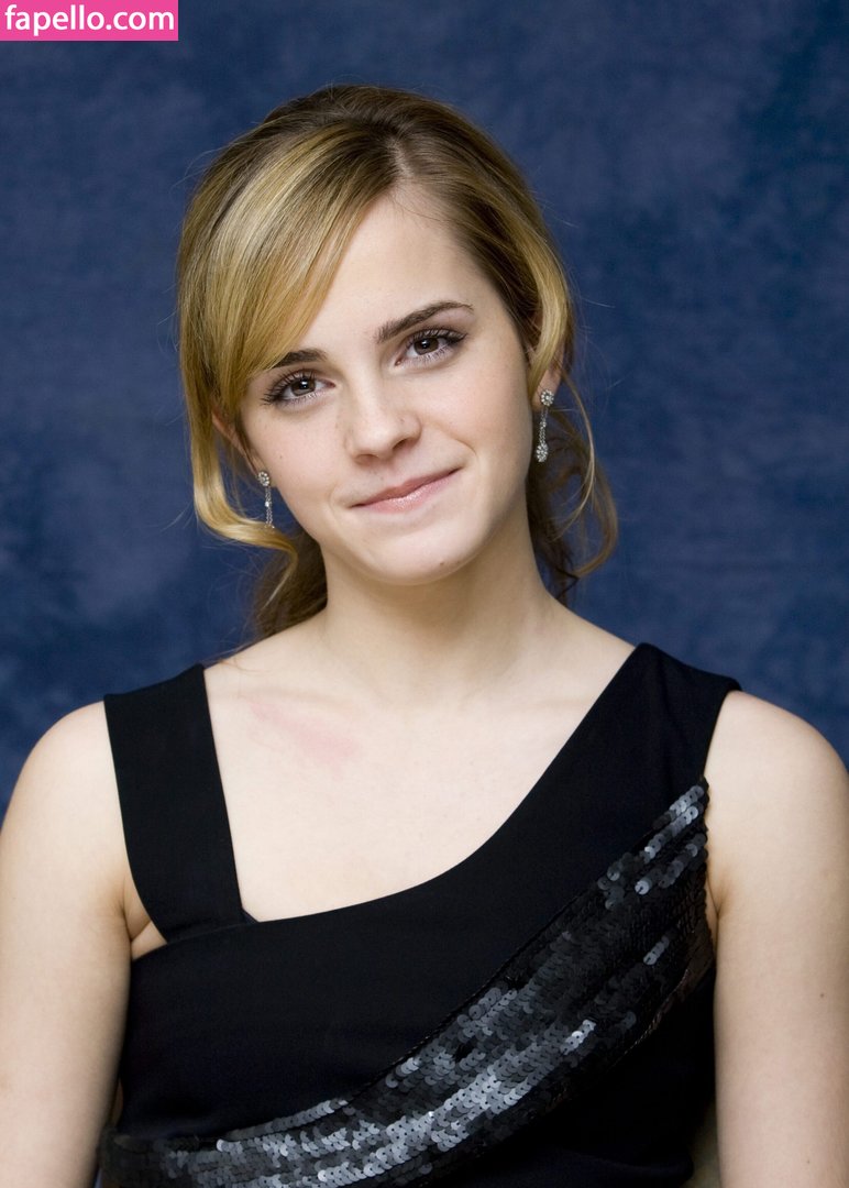 Emma Watson leaked nude photo #0324 (Emma Watson / EmmaWatson / elizarosewatson)