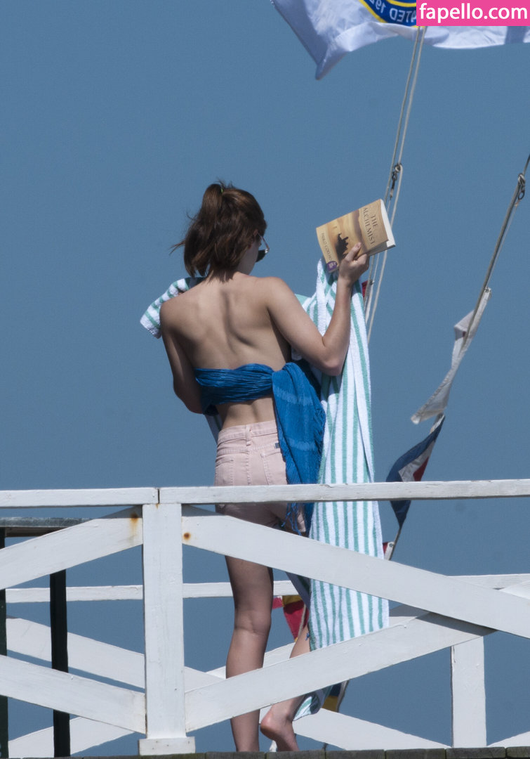 Emma Watson leaked nude photo #0370 (Emma Watson / EmmaWatson / elizarosewatson)