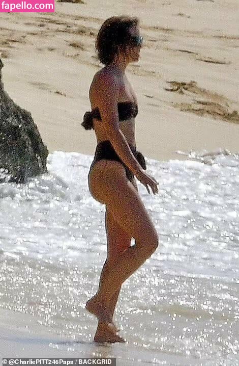 Emma Watson leaked nude photo #0919 (Emma Watson / EmmaWatson / elizarosewatson)