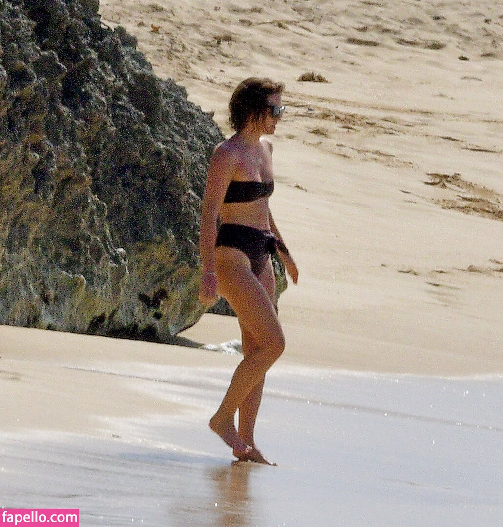 Emma Watson leaked nude photo #0921 (Emma Watson / EmmaWatson / elizarosewatson)