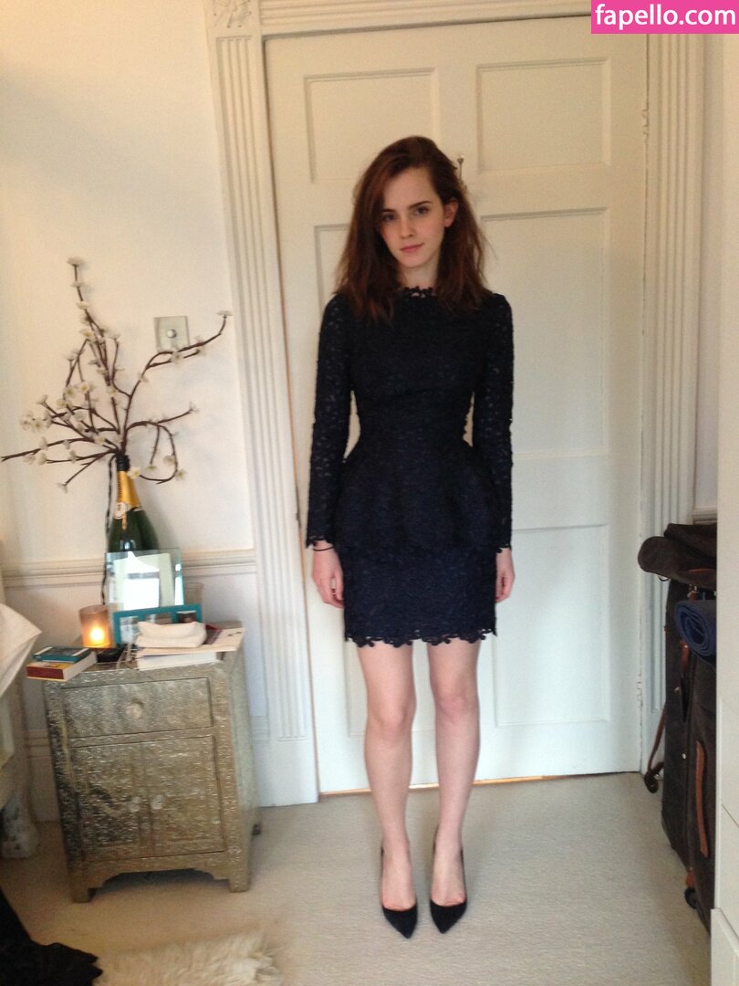 Emma Watson leaked nude photo #1228 (Emma Watson / EmmaWatson / elizarosewatson)