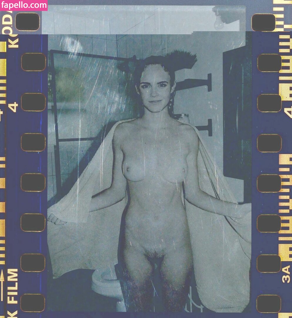 Emma Watson leaked nude photo #1281 (Emma Watson / EmmaWatson / elizarosewatson)