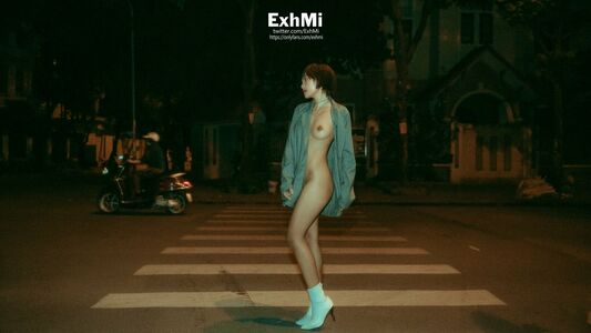 ExhMi nude #0020