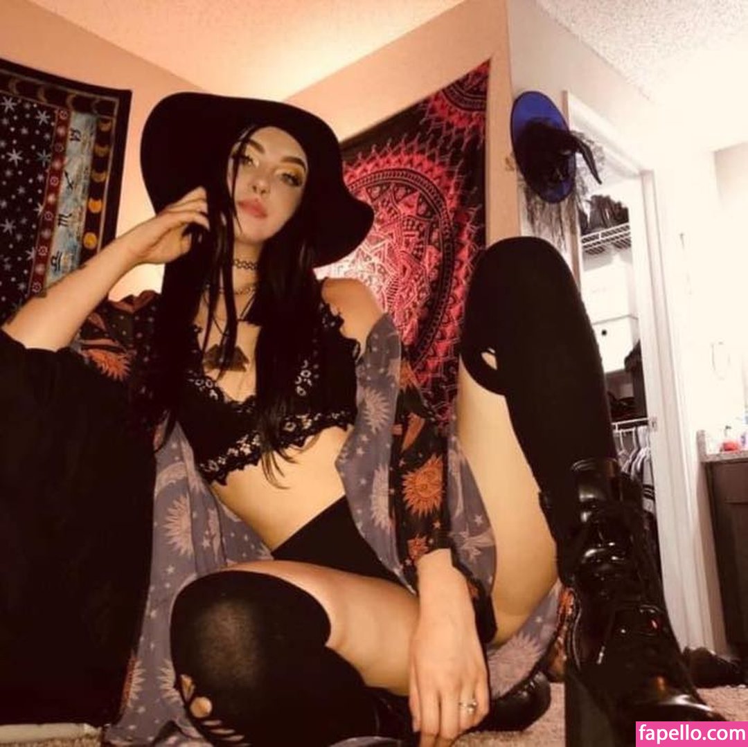 fairygothwitch leaked nude photo #0011 (fairygothwitch / fayflowzz)