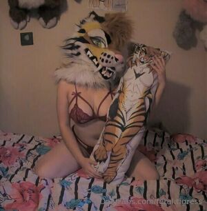 feral.tigress nude #0025