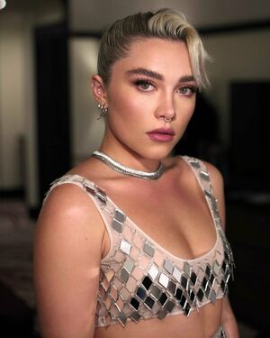 Florence Pugh nude #1080