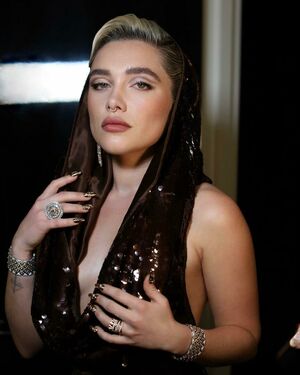 Florence Pugh nude #1101