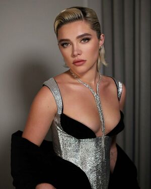 Florence Pugh nude #1111