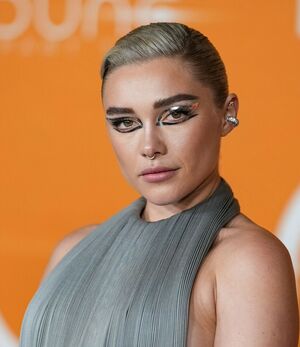 Florence Pugh nude #1158