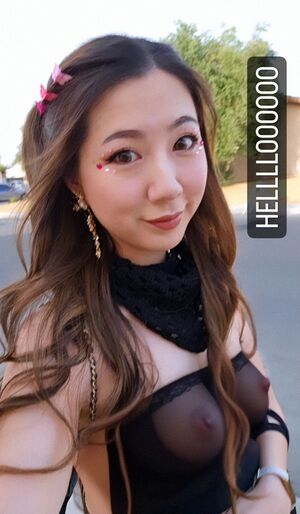 Fuslie nude #0097