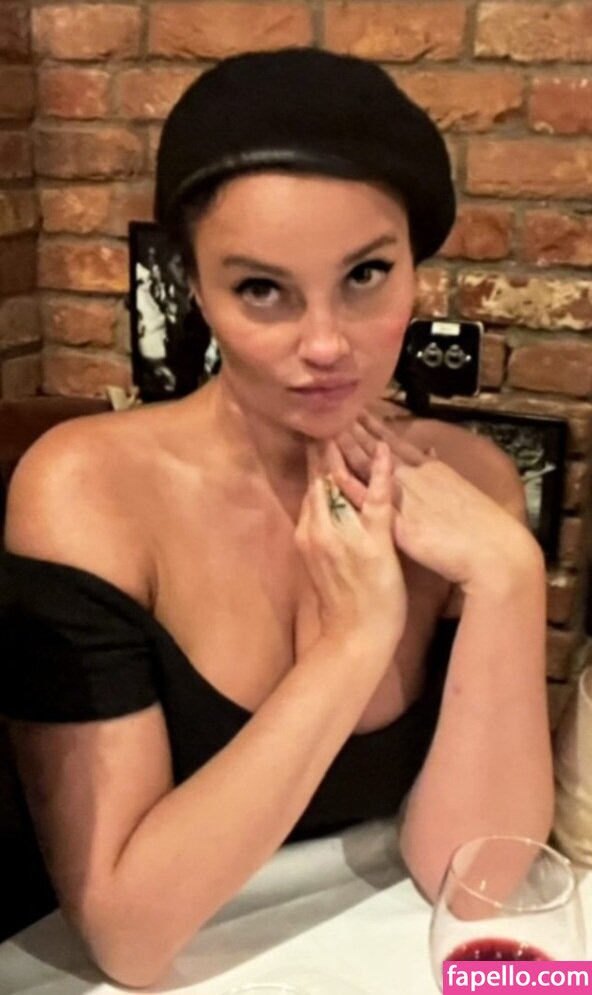 Gizzi Erskine leaked nude photo #0167 (Gizzi Erskine / gizzierskine)