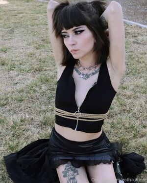 goth-kitteen nude #0080