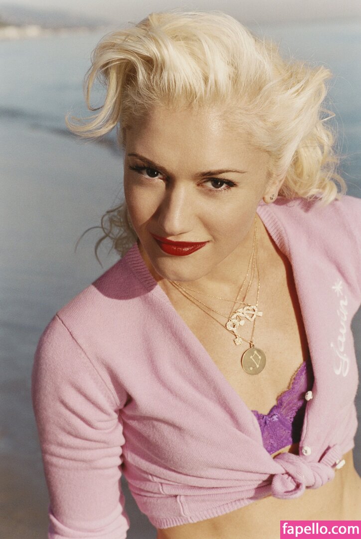 https://fapello.com/content/g/w/gwen-stefani/1000/gwen-stefani_0103.jpg