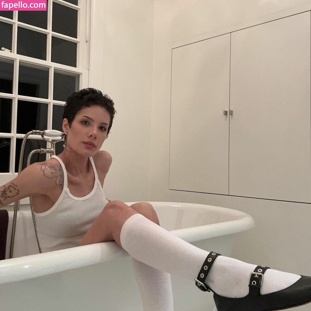 Halsey leaked nude photo #0352 (Halsey / iamhalsey / yammagotchi92)