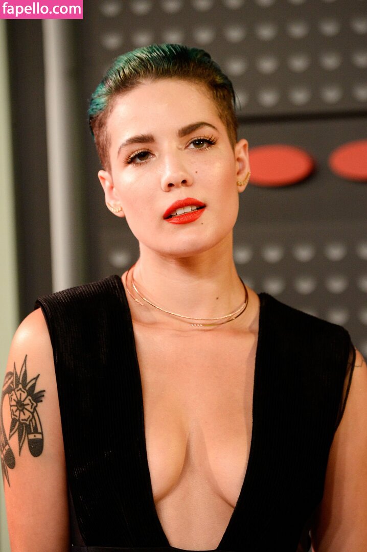 Halsey leaked nude photo #0447 (Halsey / iamhalsey / yammagotchi92)