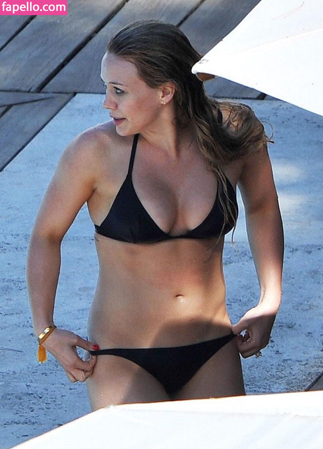 Hilary Duff leaked nude photo #0024 (Hilary Duff / hilaryduff / kylanharv)