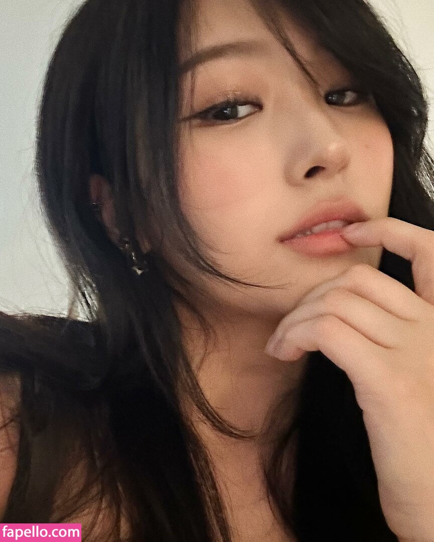 Hyoon leaked nude photo #0104 (Hyoon / Aikuros)