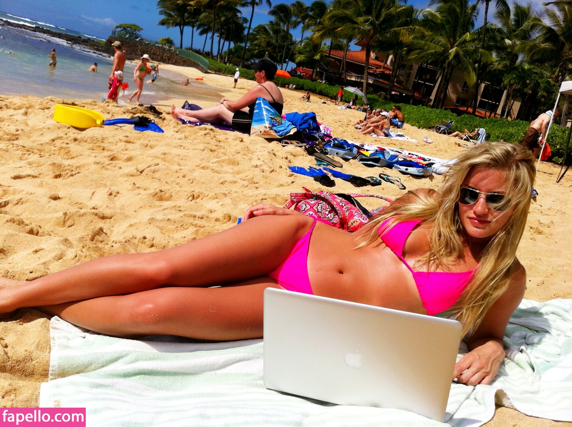 iJustine erome Latest Exclusive Leaked Photos