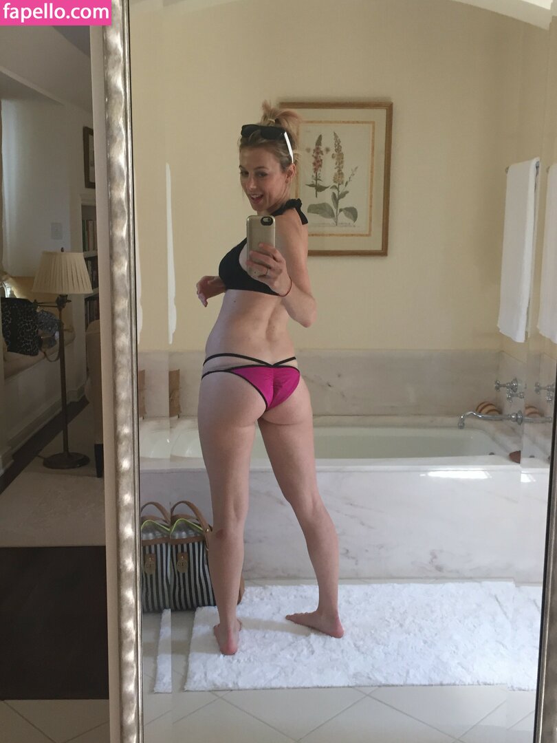 Iliza Shlesinger leaked nude photo #0106 (Iliza Shlesinger / ilizas)