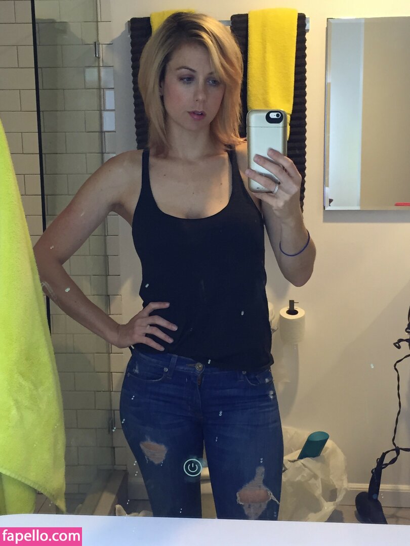 Iliza Shlesinger leaked nude photo #0131 (Iliza Shlesinger / ilizas)