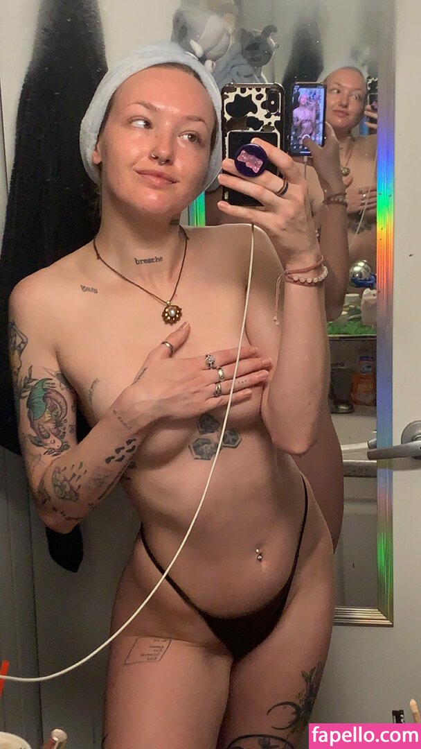 Indoor_wilding leaked nude photo #0075 (Indoor_wilding / dinodarling / indoor_wildling / maxinescroggs)