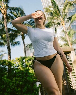 Iskra Lawrence nude #0018