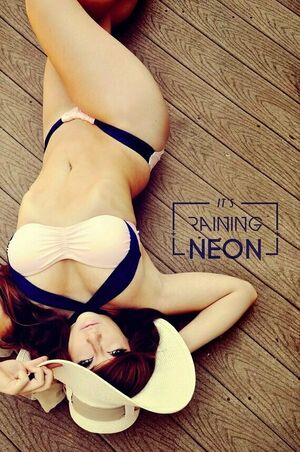 Itsrainingneon nude #0146