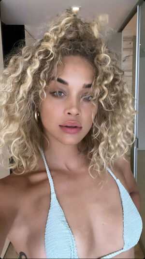 Jasmine Sanders nude #0125