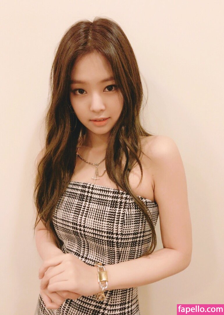 Jennie | BLΛƆKPIИK leaked nude photo #0187 (Jennie | BLΛƆKPIИK / Blackpink / jennierubyjane / sheflieshigh)