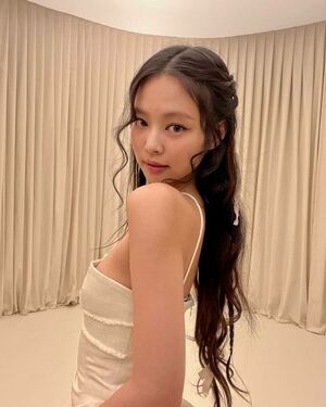 Jennie | BLΛƆKPIИK nude #0350