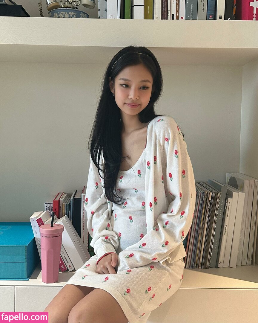 Jennie | BLΛƆKPIИK leaked nude photo #0573 (Jennie | BLΛƆKPIИK / Blackpink / jennierubyjane / sheflieshigh)