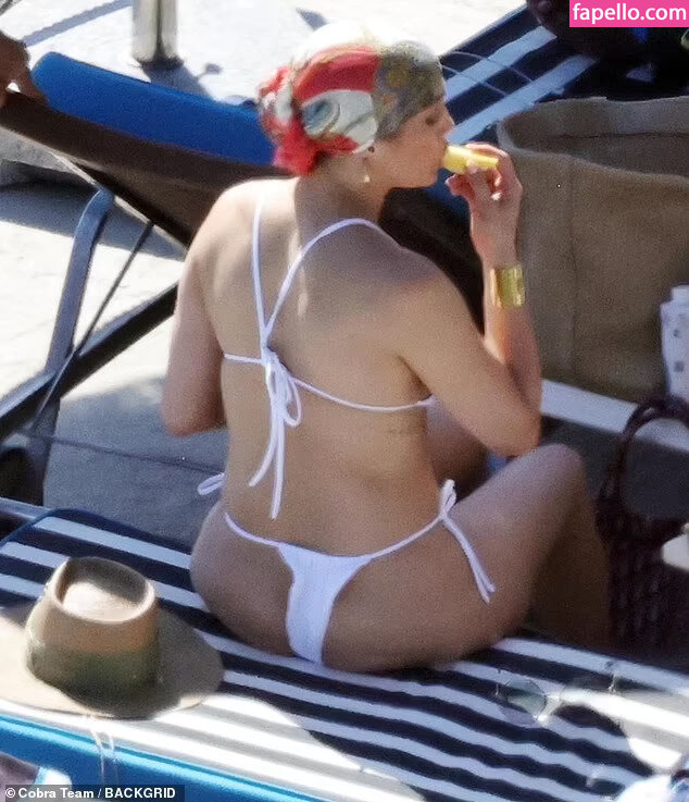 Jennifer Lopez leaked nude photo #1156 (Jennifer Lopez / jennifer_jlo / jlo)