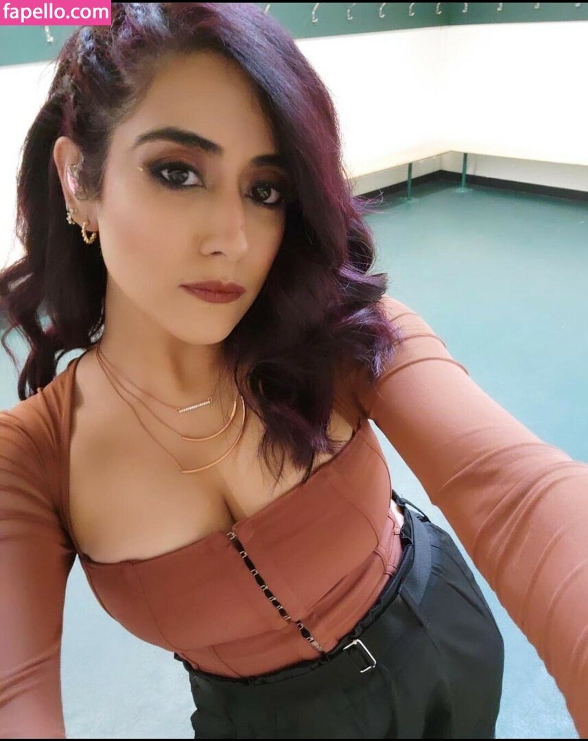 Jonita Gandhi leaked nude photo #0004 (Jonita Gandhi / gandhifans / jonitamusic)