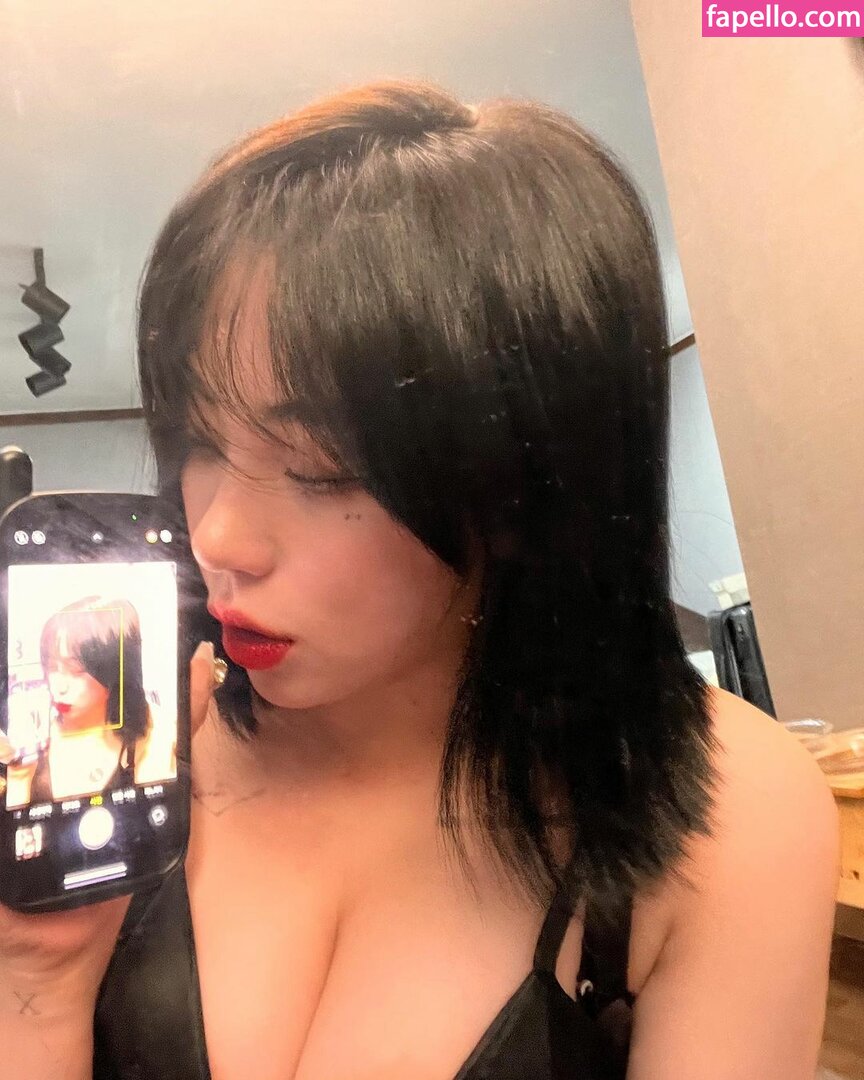 Jung Hye Bin leaked nude photo #0010 (Jung Hye Bin / yourxhiii / 상쾌하이)