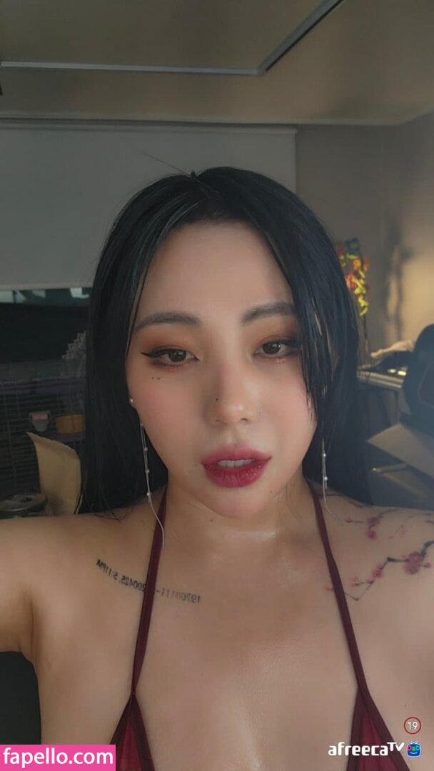 Jung Hye Bin leaked nude photo #0027 (Jung Hye Bin / yourxhiii / 상쾌하이)