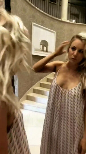 Kaley Cuoco nude #0615