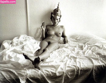 Kate Moss leaked nude photo #0018 (Kate Moss / katemoss / katemossagency)