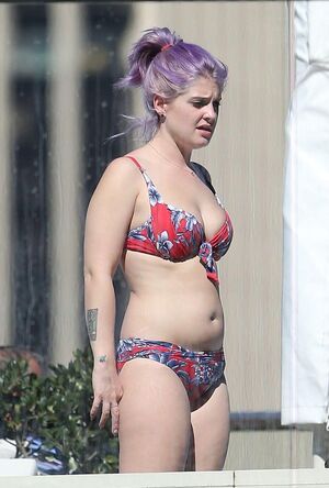 Kelly Osbourne nude #0002