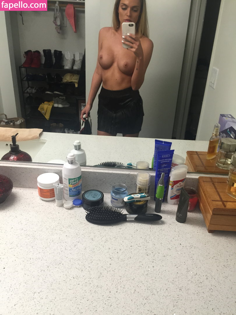 Kelsey Laverack Nude Leaked Photo #28.