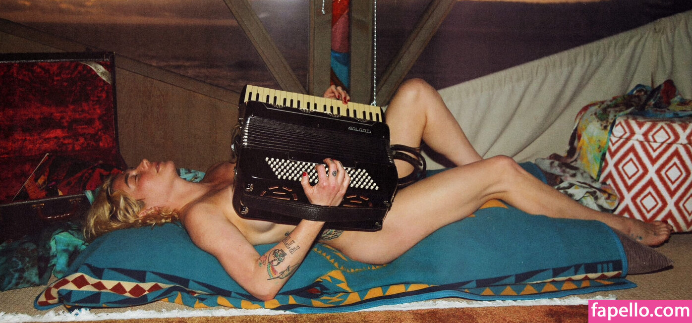 Kesha leaked nude photo #0048 (Kesha / iiswhoiis / wildgirl16)